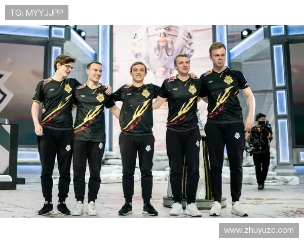 高夫直落两盘轻松击败保利尼 顺利晋级赛事四强